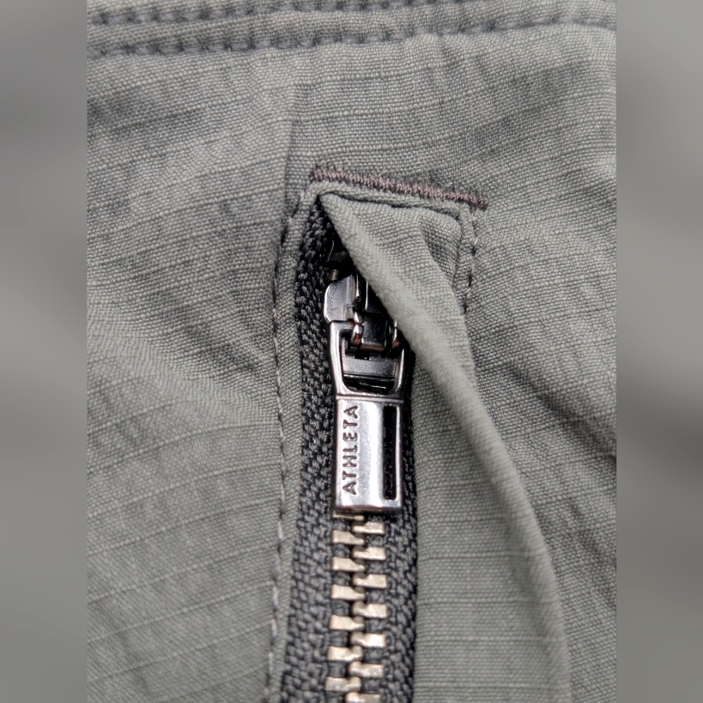 Athleta Trekkie North Short Sz 2 Olive Green Quick Dry Moisturizer Wicking SPF50 - Picture 8 of 17